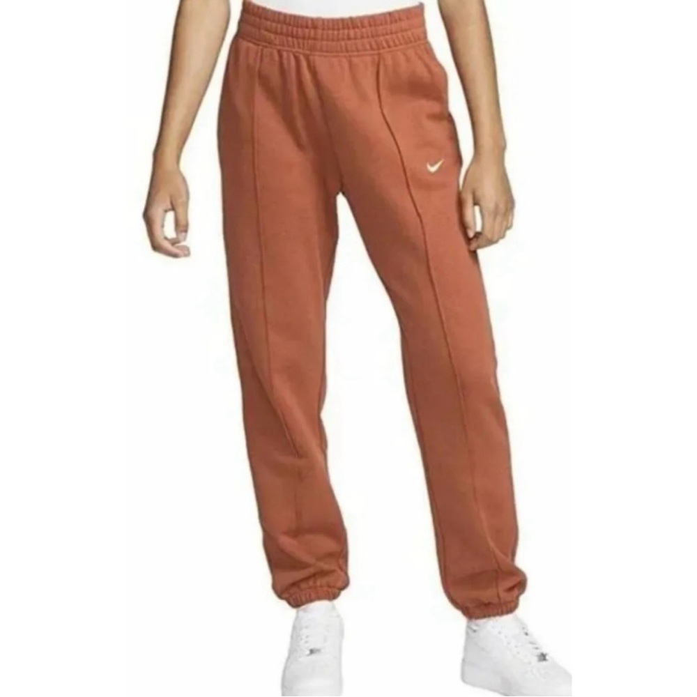 Women’s NIKE sweatpants